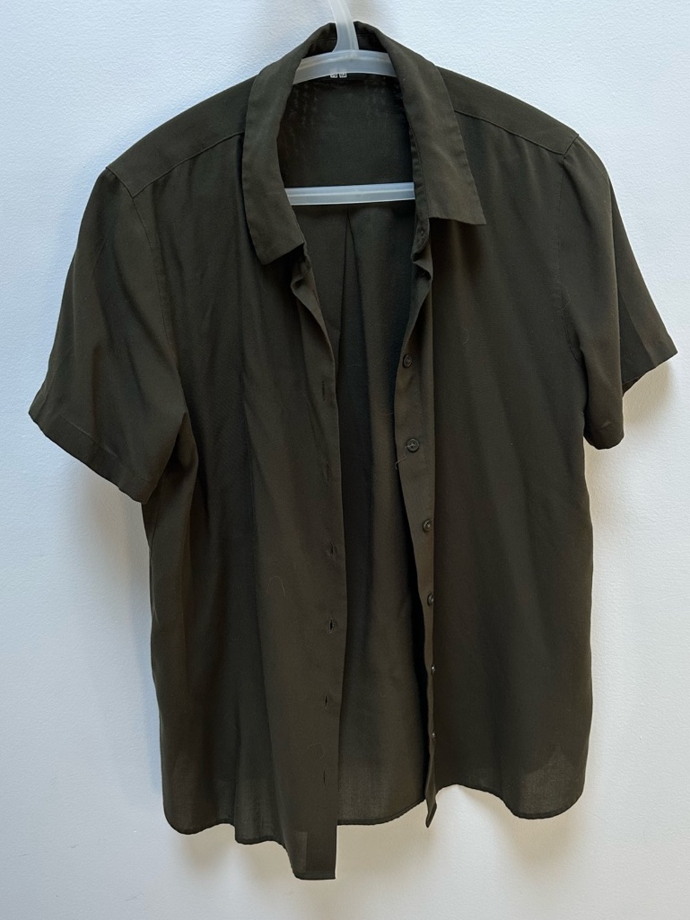 Uniqlo Short-Sleeve Button-Down Shirt in Dark Olive